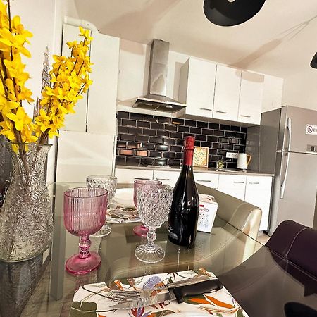 Atrium Apartment Central Free Parking Craiova Buitenkant foto